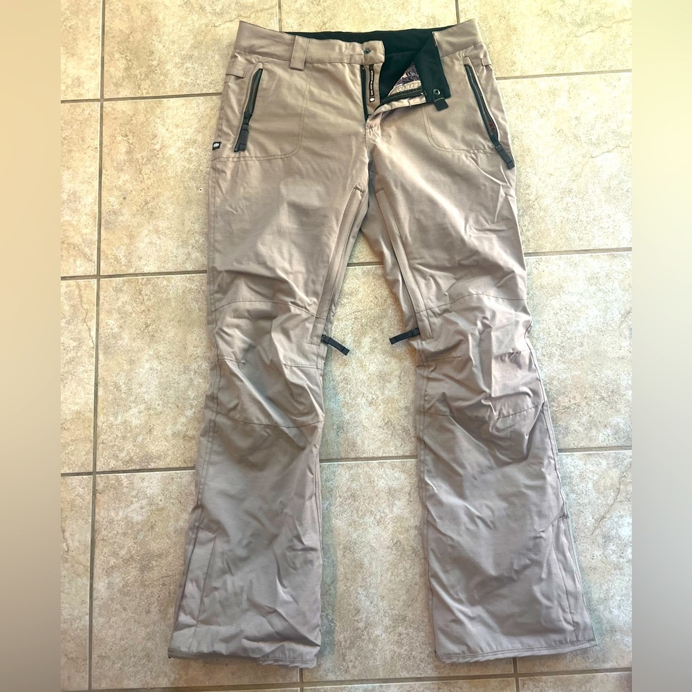 686 ski/snowboard pants. Parkland Collection. Women’s size large.